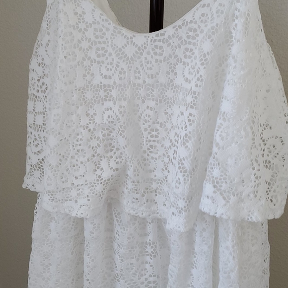 White dress - Picture 2 of 3